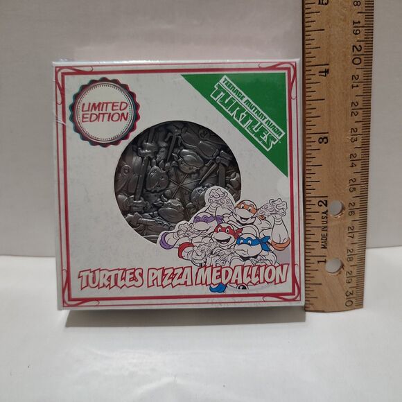 Teenage Mutant Ninja Turtles Pizza Medallion Official TMNT Metal Figurine - Picture 3 of 5
